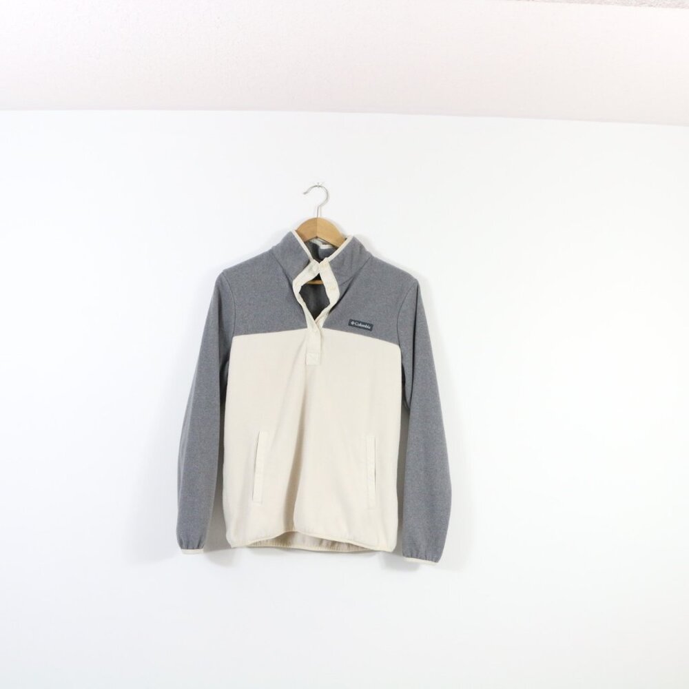 *Columbia Women's Grey & Cream Snap Pullover Sweater